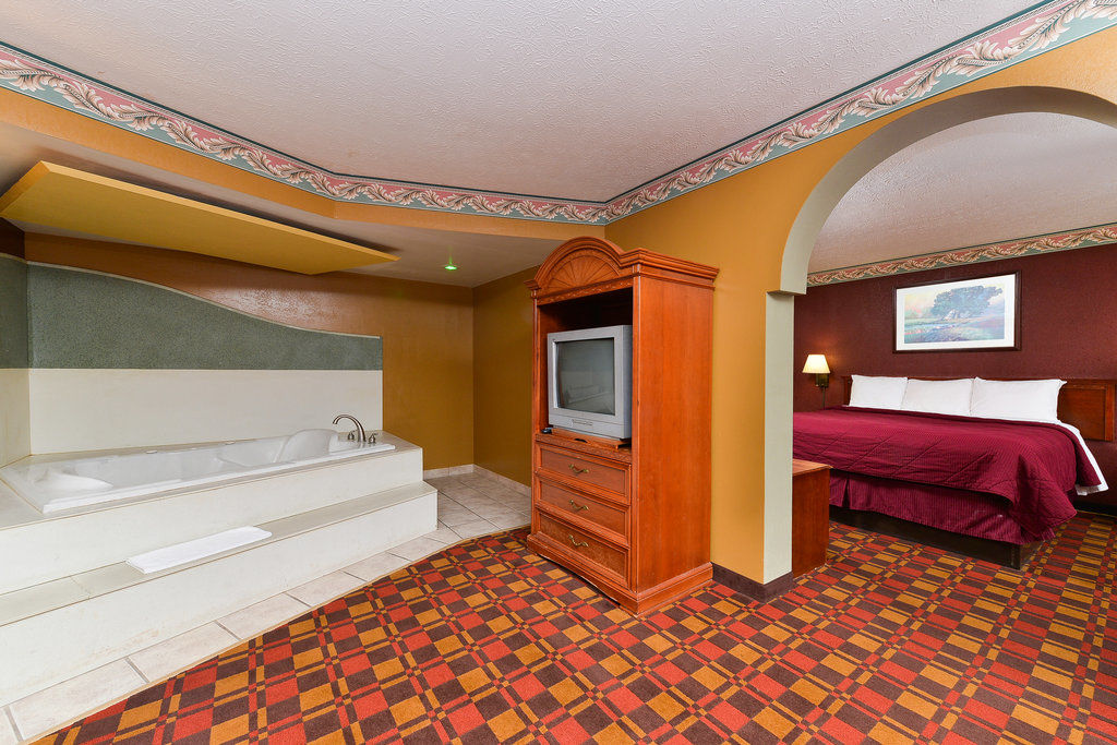 Red Roof Inn Indianapolis East Exterior photo